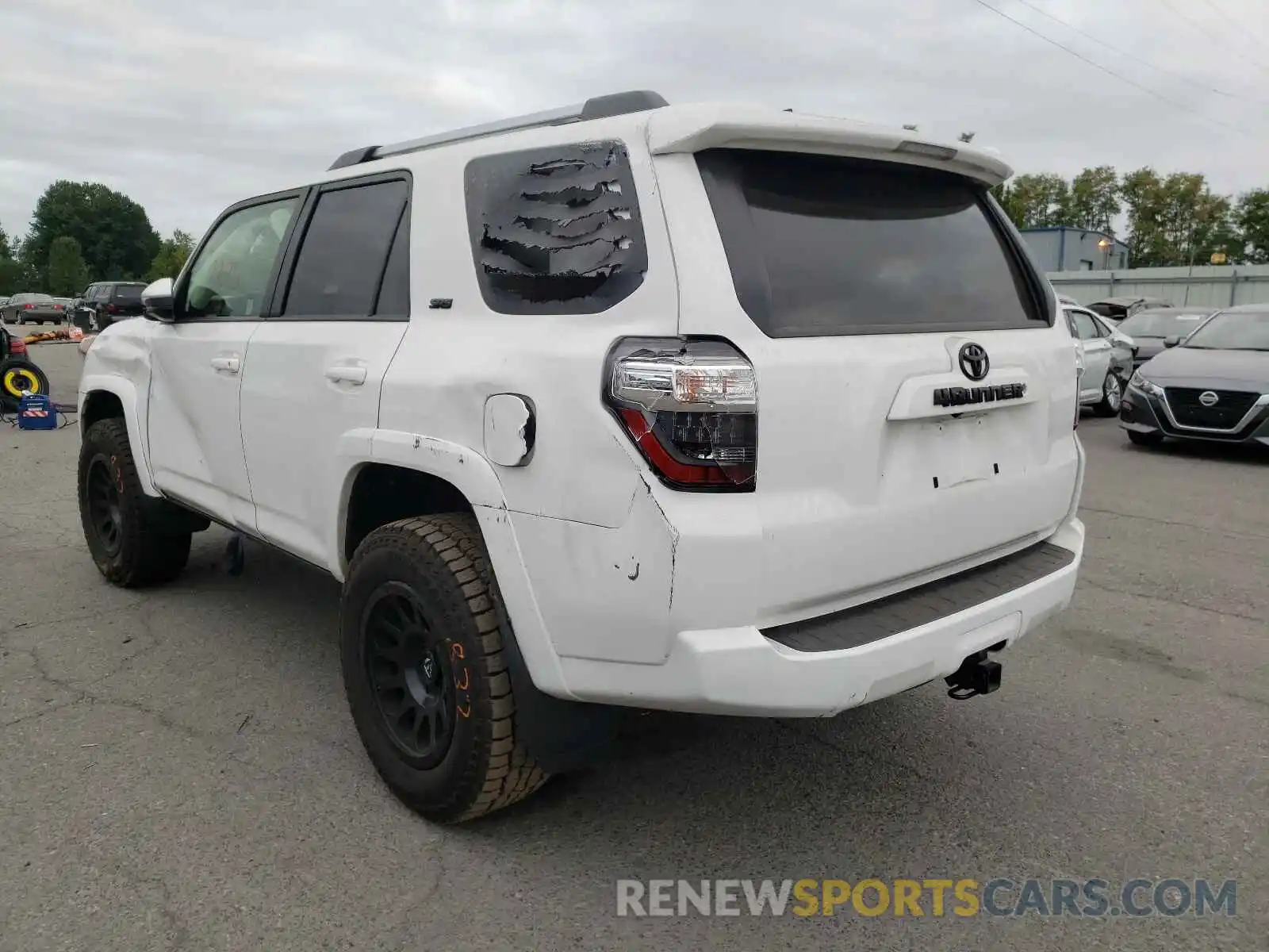 3 Фотография поврежденного автомобиля JTEBU5JR9K5657467 TOYOTA 4RUNNER 2019