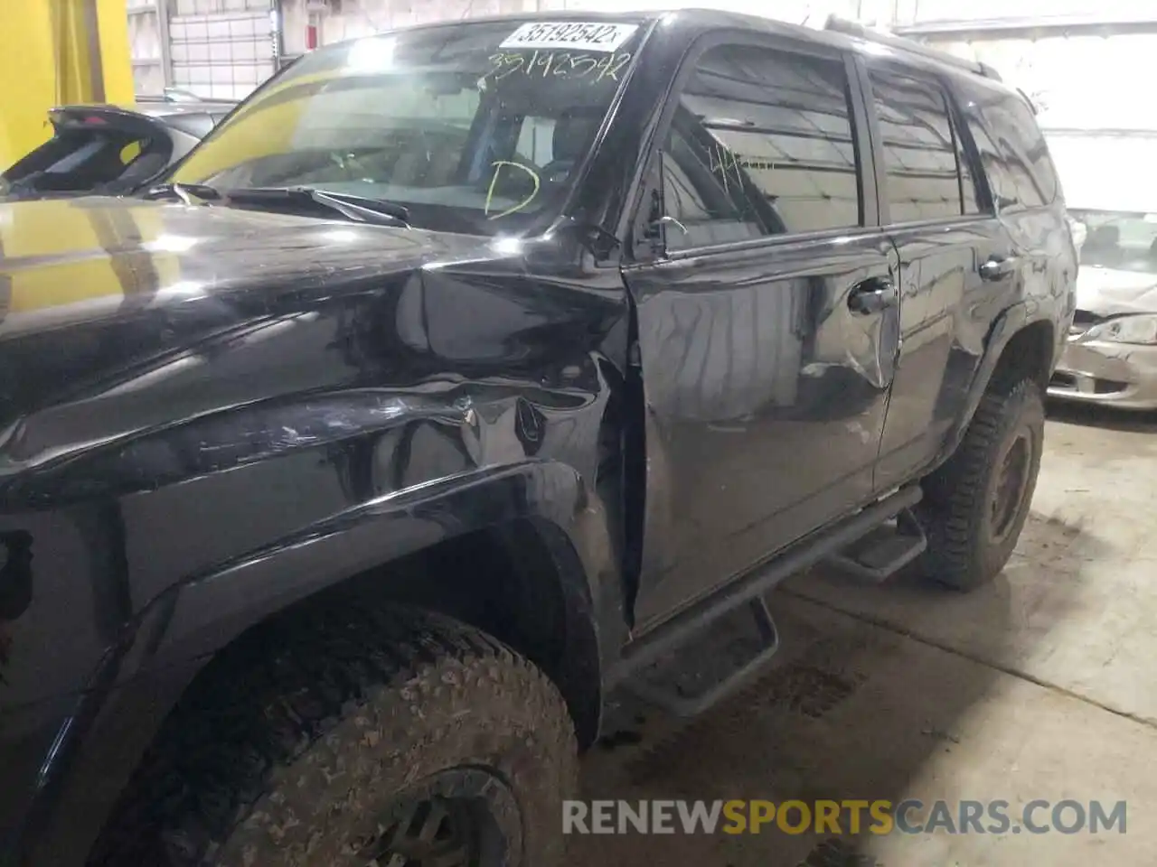 9 Photograph of a damaged car JTEBU5JR9K5666394 TOYOTA 4RUNNER 2019