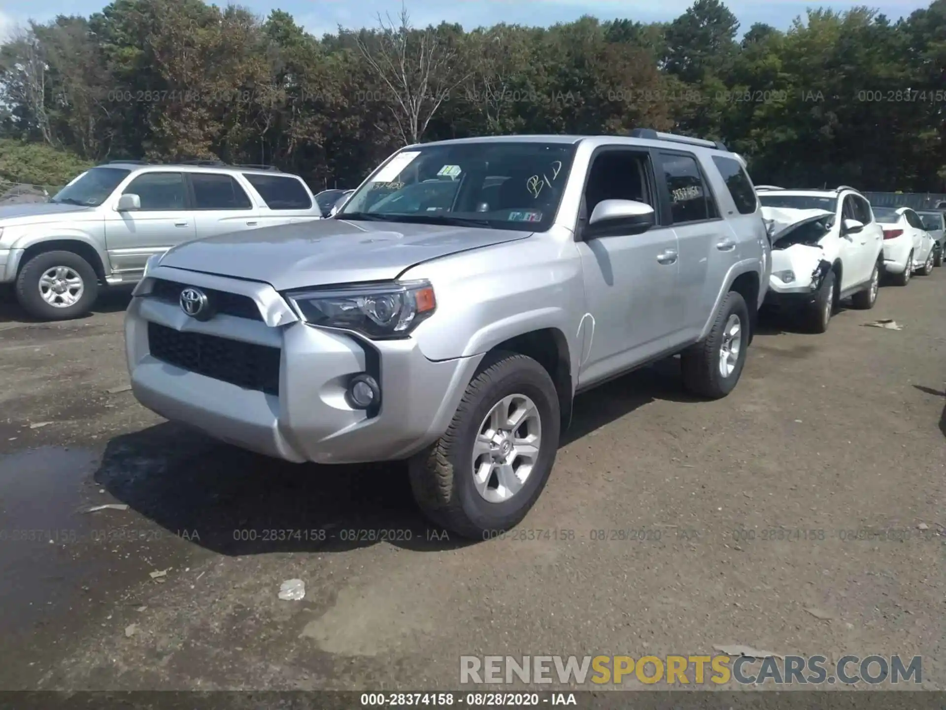 2 Photograph of a damaged car JTEBU5JR9K5672180 TOYOTA 4RUNNER 2019