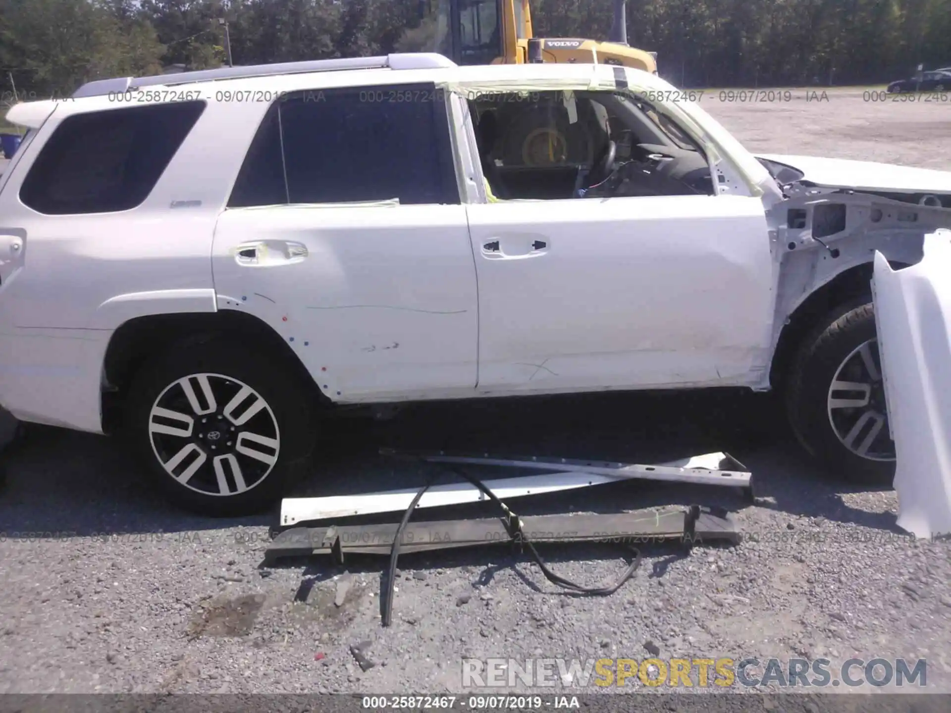 6 Photograph of a damaged car JTEBU5JR9K5680473 TOYOTA 4RUNNER 2019