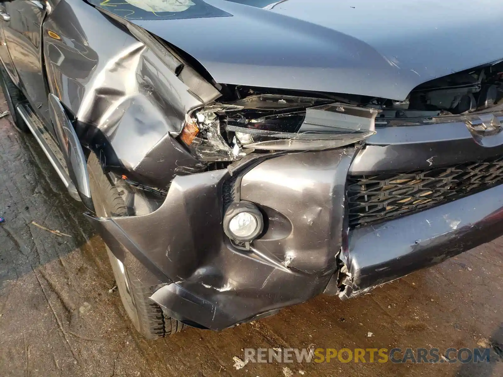 9 Photograph of a damaged car JTEBU5JR9K5682868 TOYOTA 4RUNNER 2019