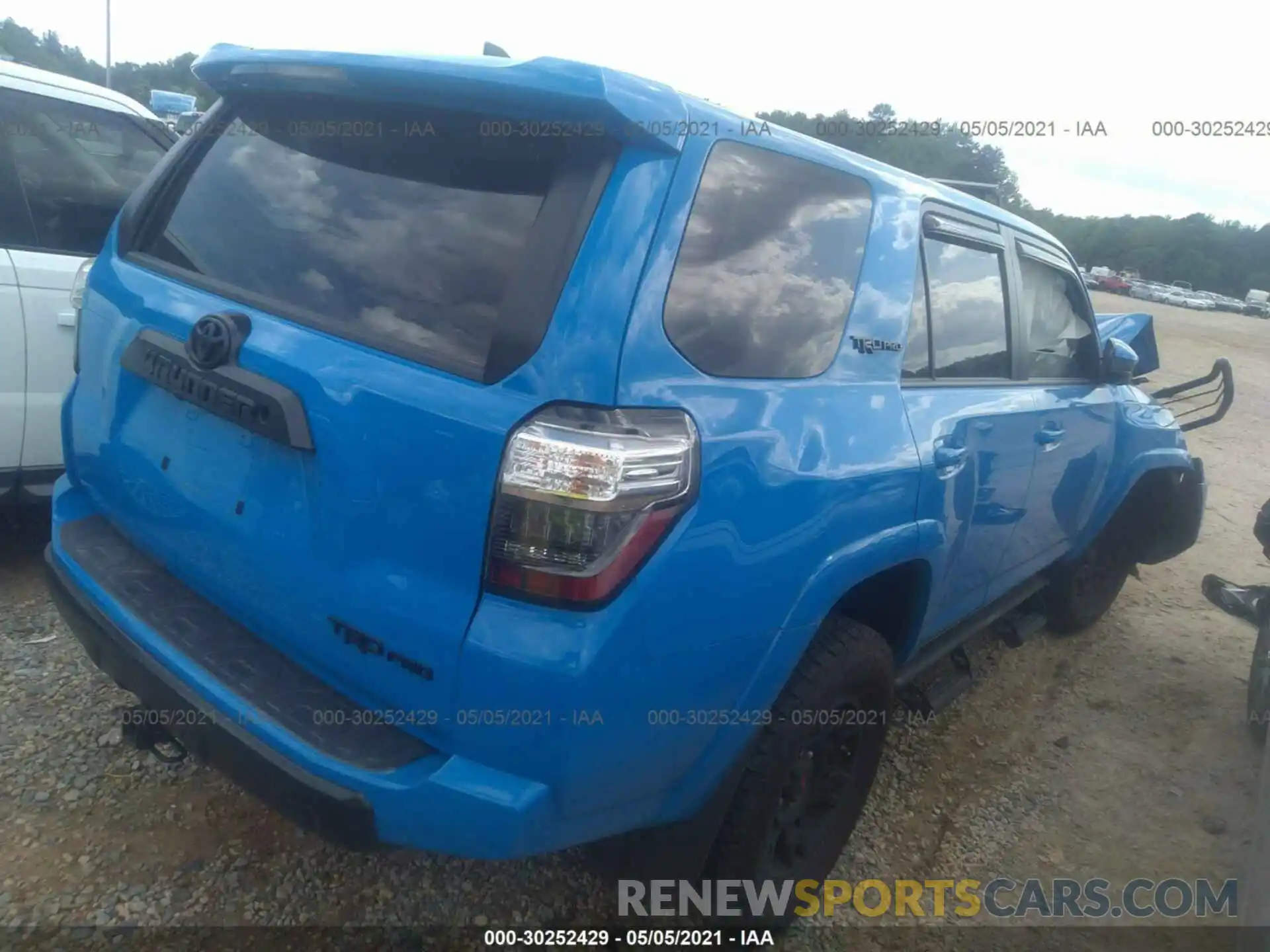 4 Photograph of a damaged car JTEBU5JR9K5683177 TOYOTA 4RUNNER 2019