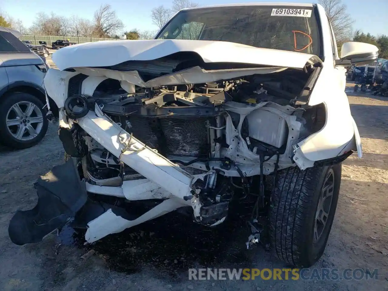 9 Photograph of a damaged car JTEBU5JR9K5686175 TOYOTA 4RUNNER 2019