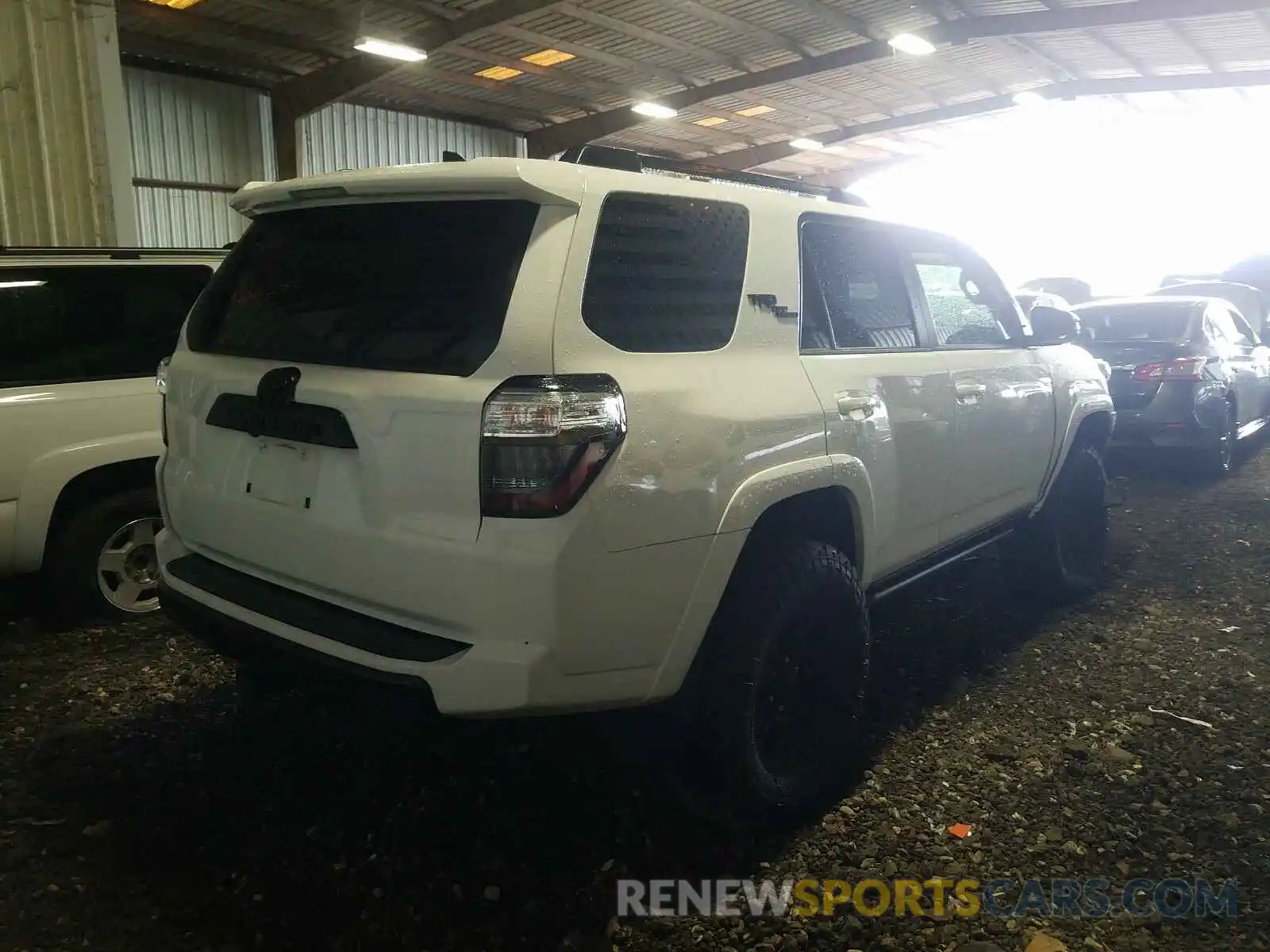 4 Фотография поврежденного автомобиля JTEBU5JR9K5689237 TOYOTA 4RUNNER 2019