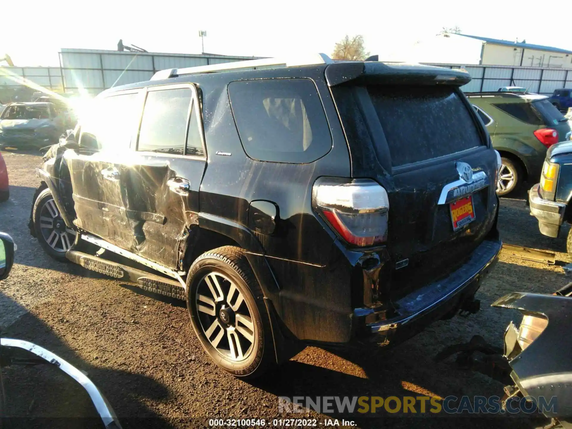 3 Фотография поврежденного автомобиля JTEBU5JR9K5691585 TOYOTA 4RUNNER 2019