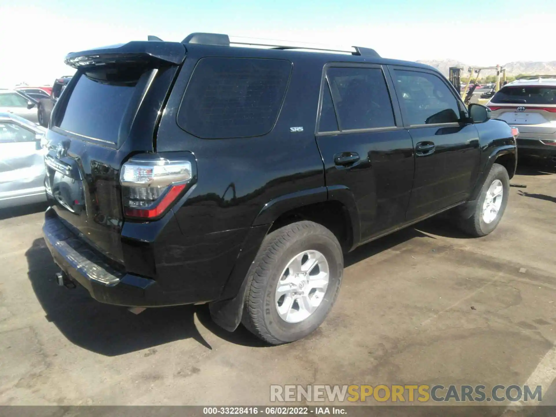 4 Фотография поврежденного автомобиля JTEBU5JR9K5697323 TOYOTA 4RUNNER 2019