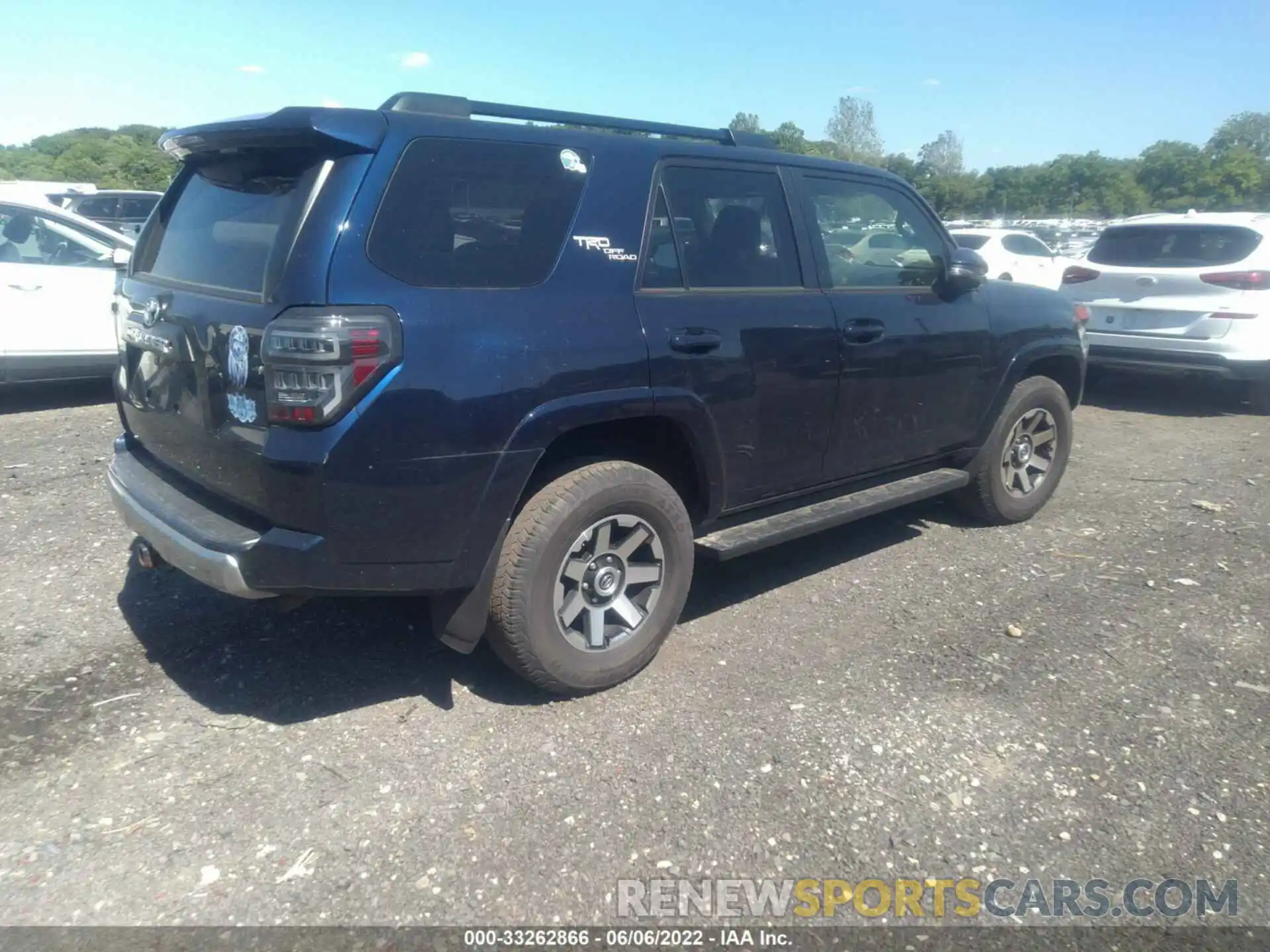 4 Фотография поврежденного автомобиля JTEBU5JR9K5704366 TOYOTA 4RUNNER 2019