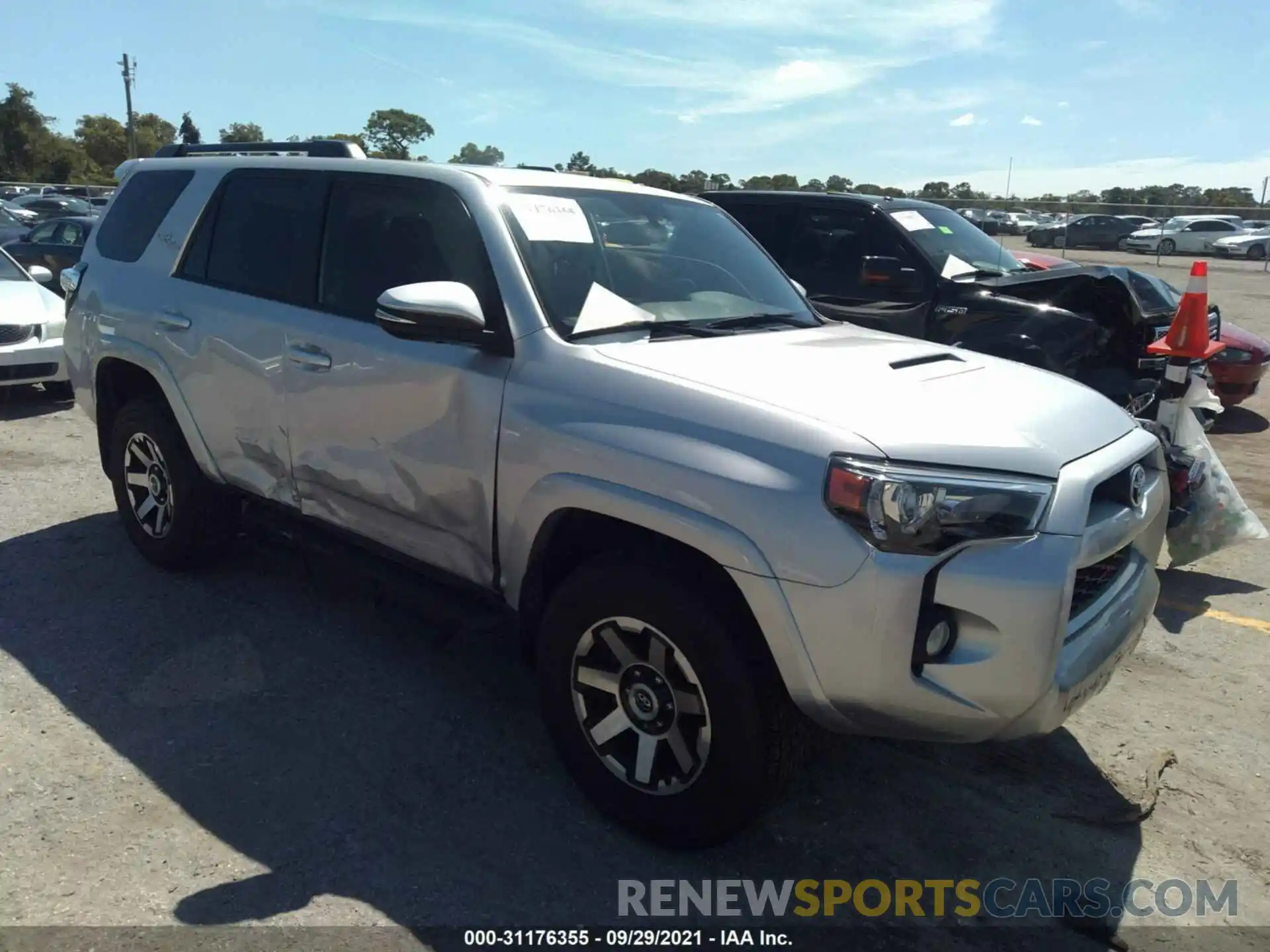 1 Фотография поврежденного автомобиля JTEBU5JR9K5704433 TOYOTA 4RUNNER 2019