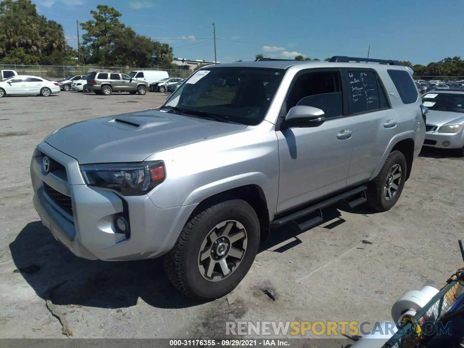 2 Фотография поврежденного автомобиля JTEBU5JR9K5704433 TOYOTA 4RUNNER 2019