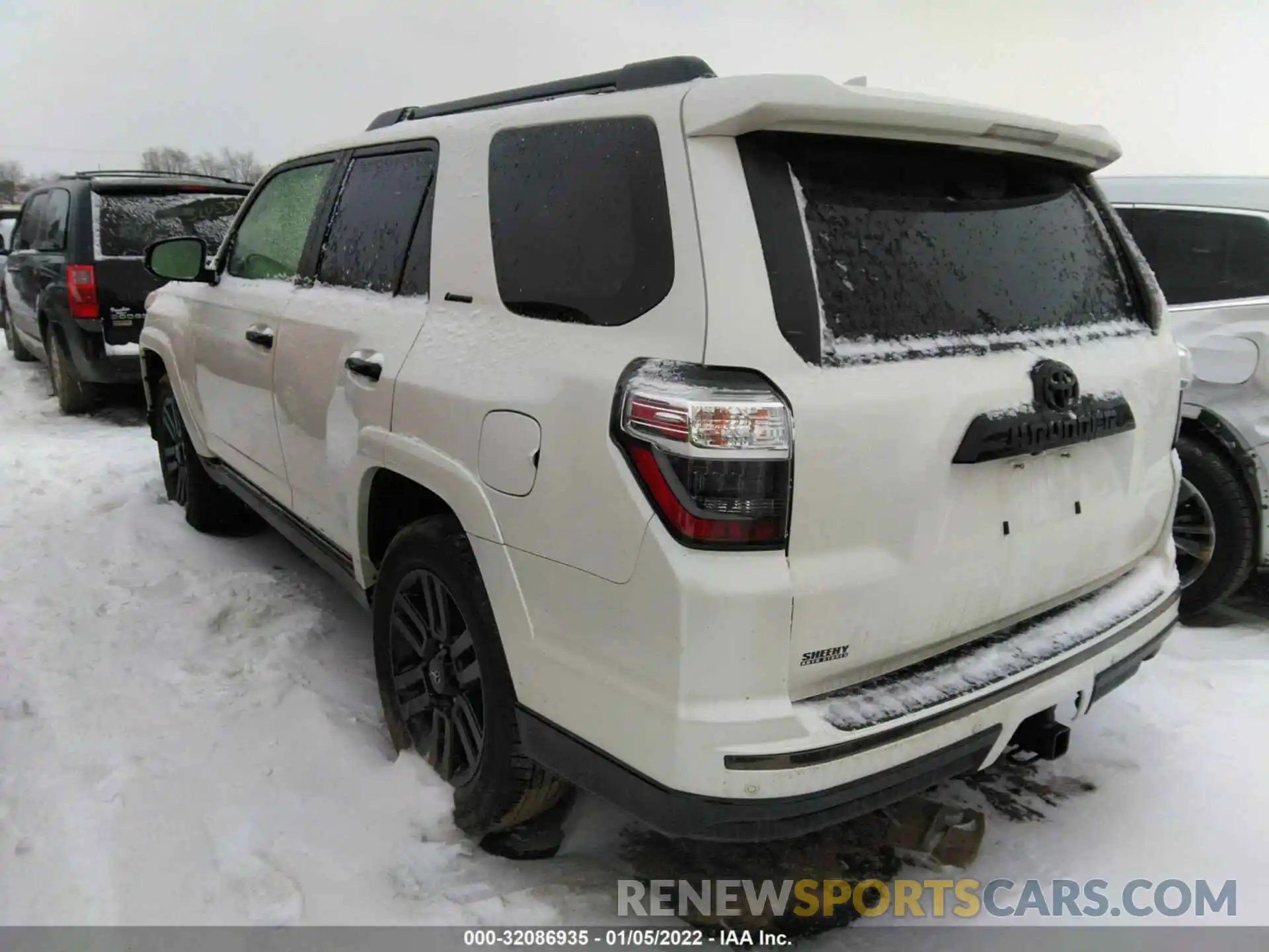 3 Фотография поврежденного автомобиля JTEBU5JR9K5704450 TOYOTA 4RUNNER 2019