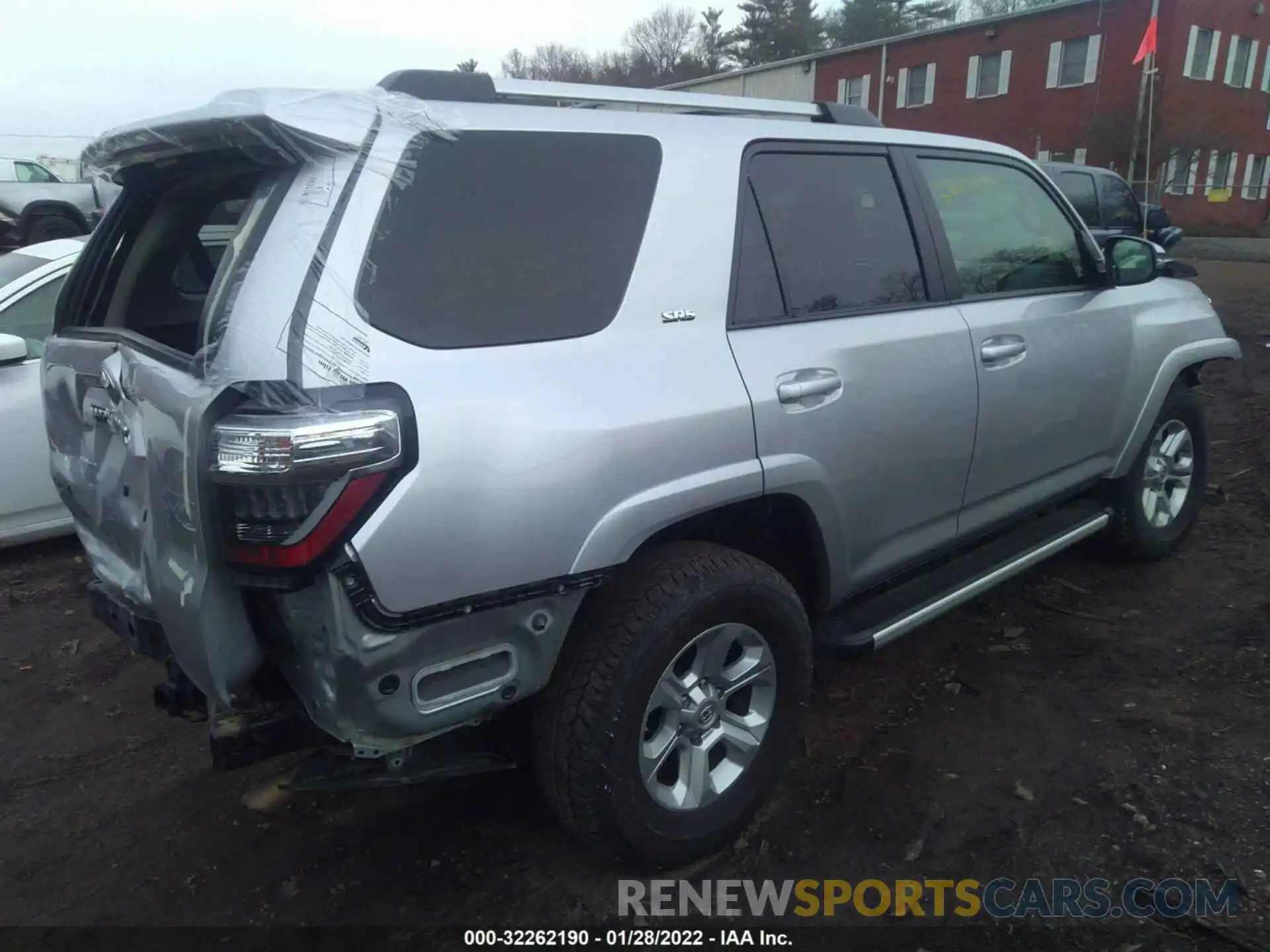 4 Фотография поврежденного автомобиля JTEBU5JR9K5717019 TOYOTA 4RUNNER 2019