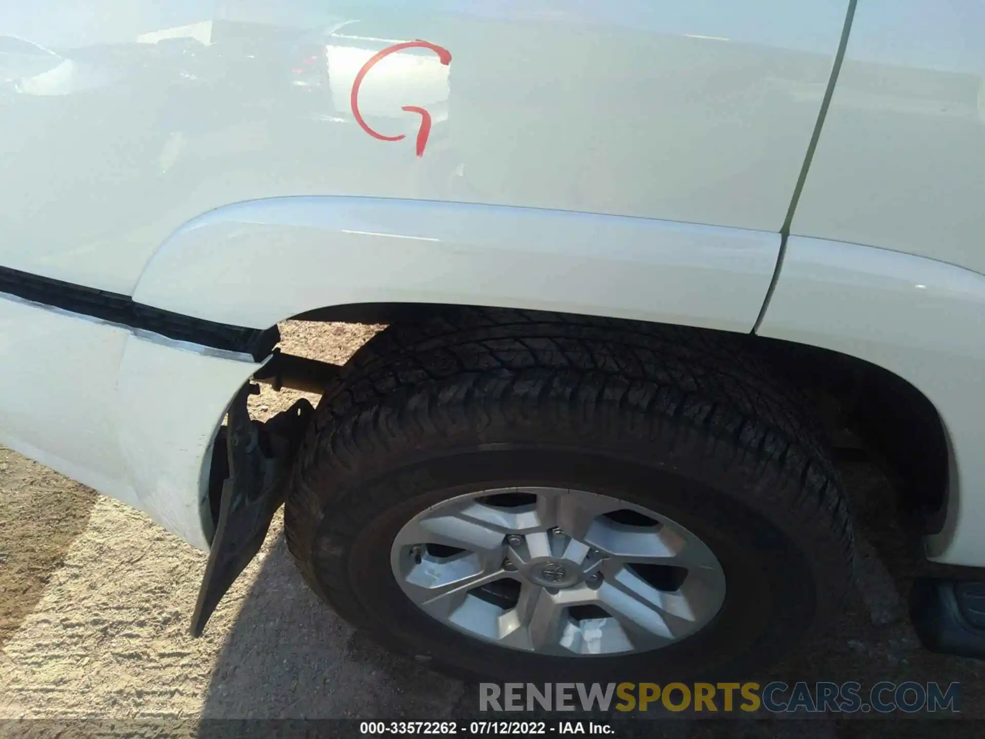 15 Photograph of a damaged car JTEBU5JR9K5723743 TOYOTA 4RUNNER 2019