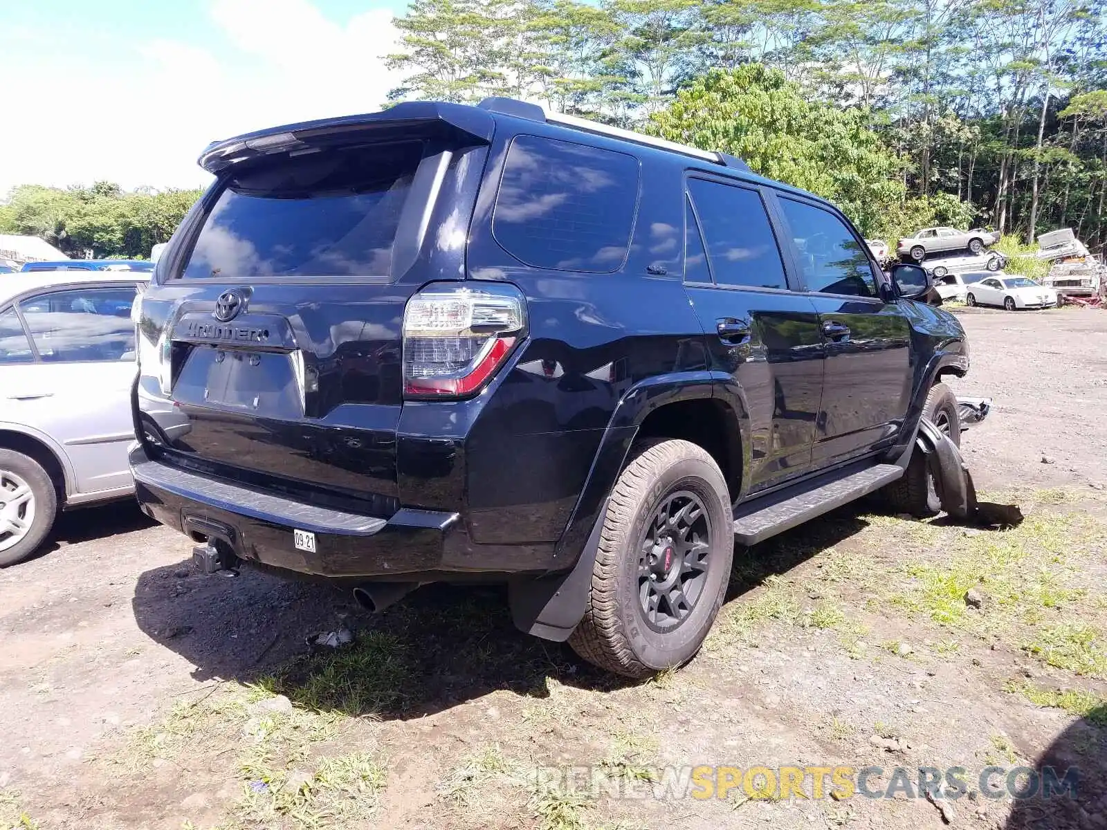 4 Photograph of a damaged car JTEBU5JR9K5731079 TOYOTA 4RUNNER 2019