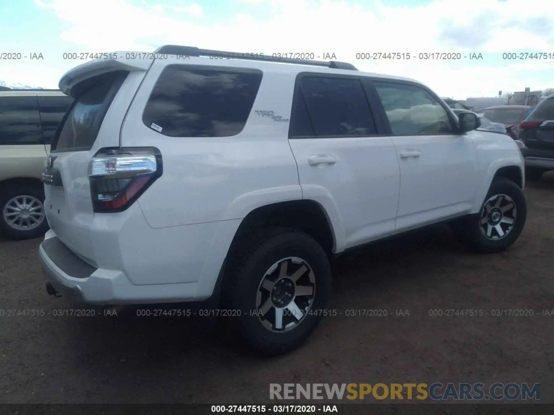 4 Фотография поврежденного автомобиля JTEBU5JR9K5732345 TOYOTA 4RUNNER 2019