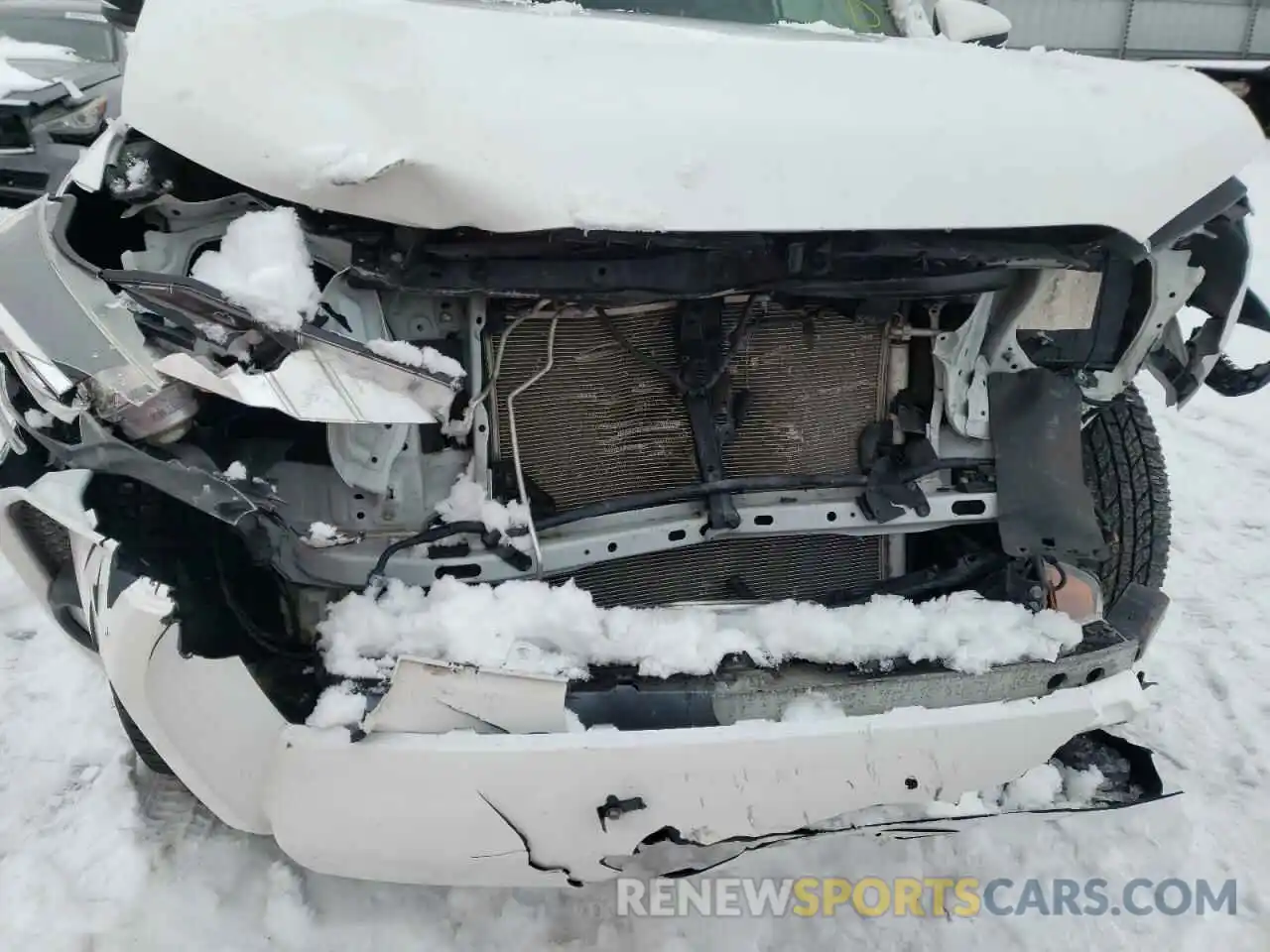 9 Photograph of a damaged car JTEBU5JRXK5611498 TOYOTA 4RUNNER 2019