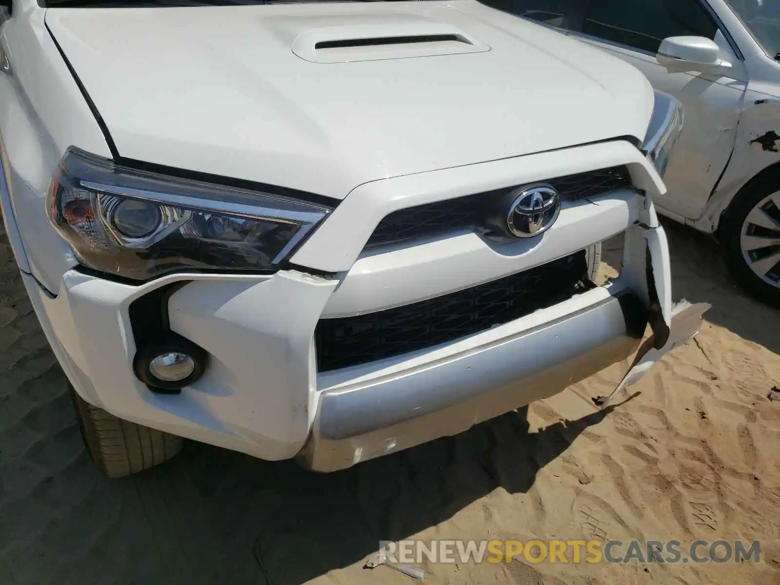 9 Photograph of a damaged car JTEBU5JRXK5612487 TOYOTA 4RUNNER 2019