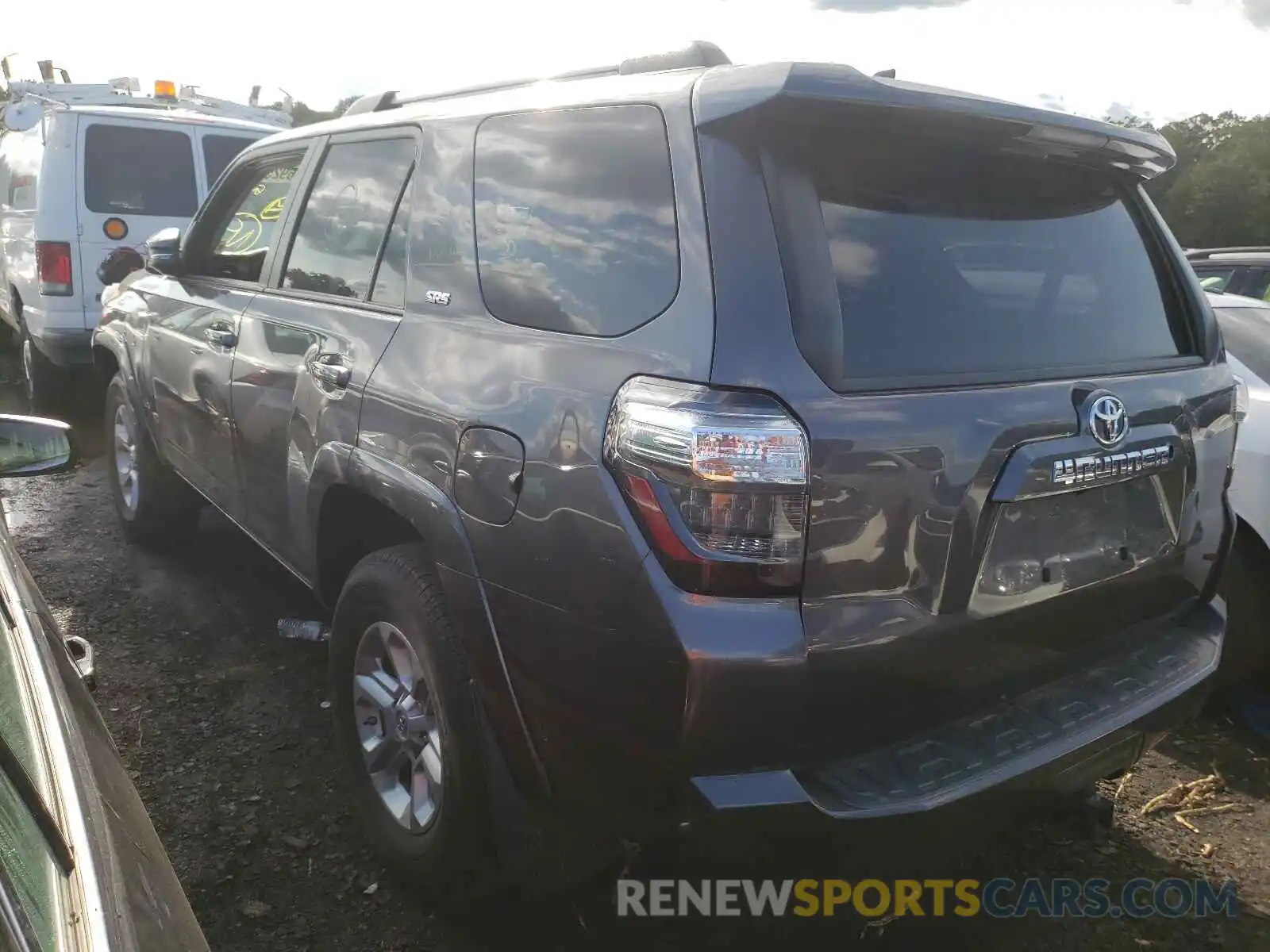 3 Фотография поврежденного автомобиля JTEBU5JRXK5614028 TOYOTA 4RUNNER 2019