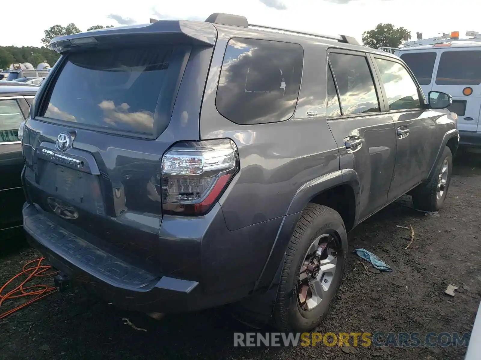 4 Фотография поврежденного автомобиля JTEBU5JRXK5614028 TOYOTA 4RUNNER 2019