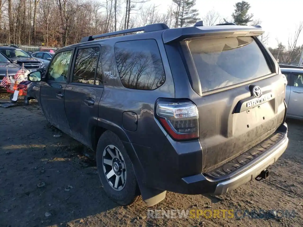 3 Фотография поврежденного автомобиля JTEBU5JRXK5614899 TOYOTA 4RUNNER 2019