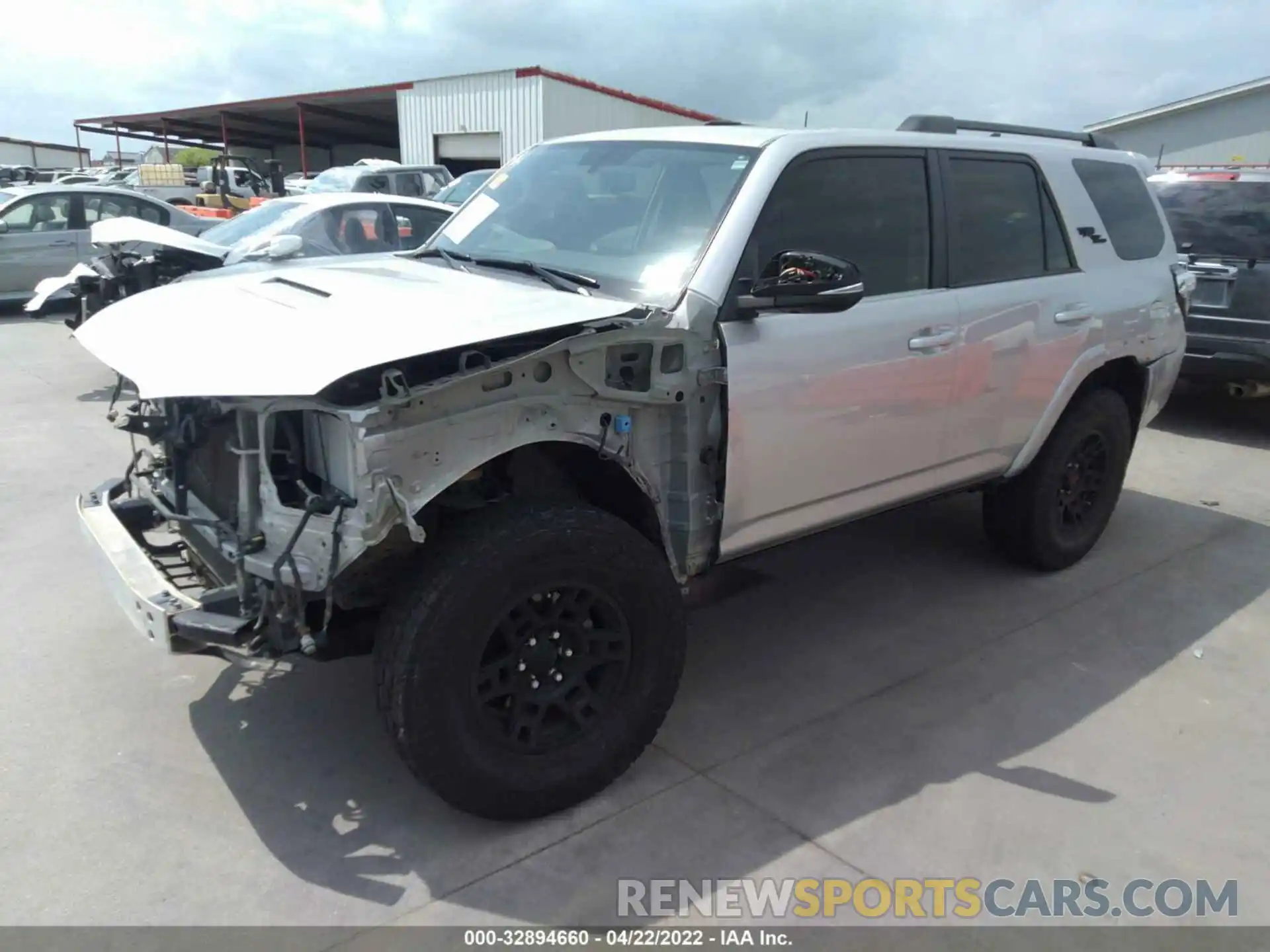 2 Фотография поврежденного автомобиля JTEBU5JRXK5615034 TOYOTA 4RUNNER 2019