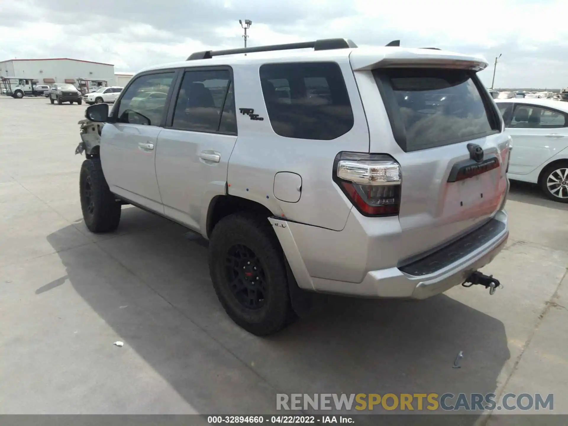 3 Фотография поврежденного автомобиля JTEBU5JRXK5615034 TOYOTA 4RUNNER 2019