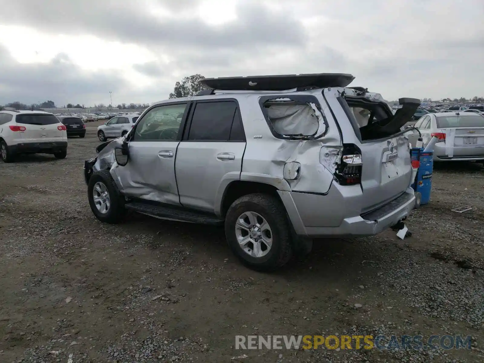 3 Фотография поврежденного автомобиля JTEBU5JRXK5617785 TOYOTA 4RUNNER 2019