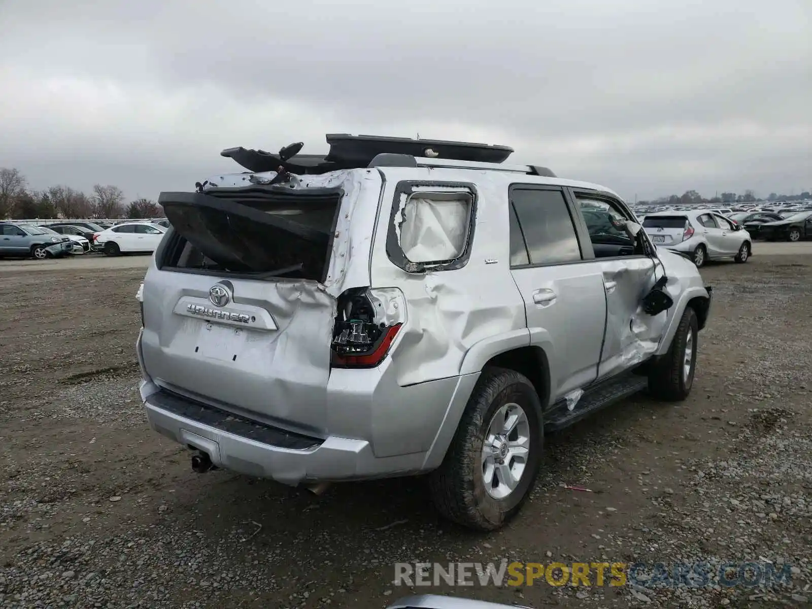 4 Фотография поврежденного автомобиля JTEBU5JRXK5617785 TOYOTA 4RUNNER 2019