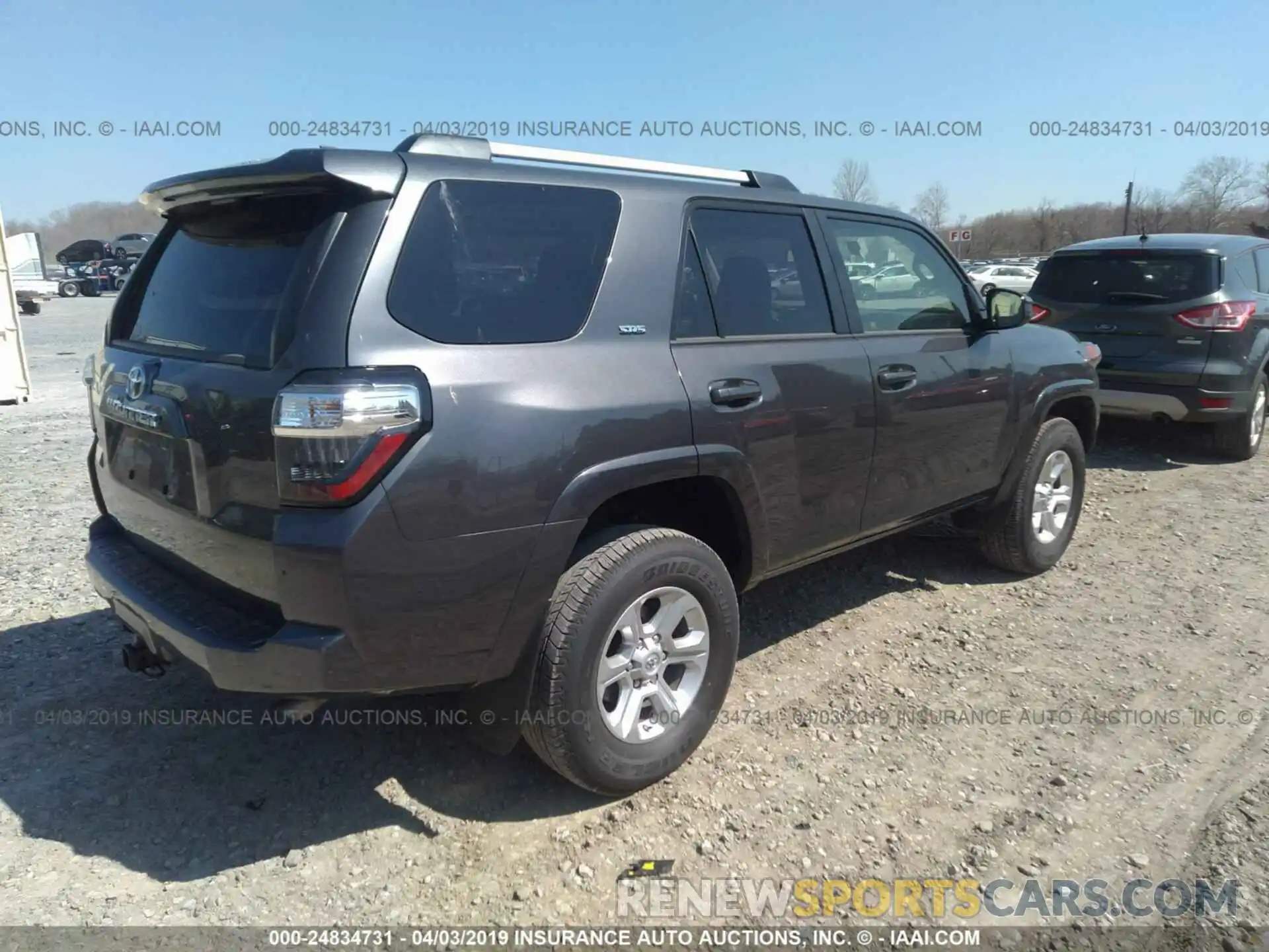 4 Фотография поврежденного автомобиля JTEBU5JRXK5618449 TOYOTA 4RUNNER 2019