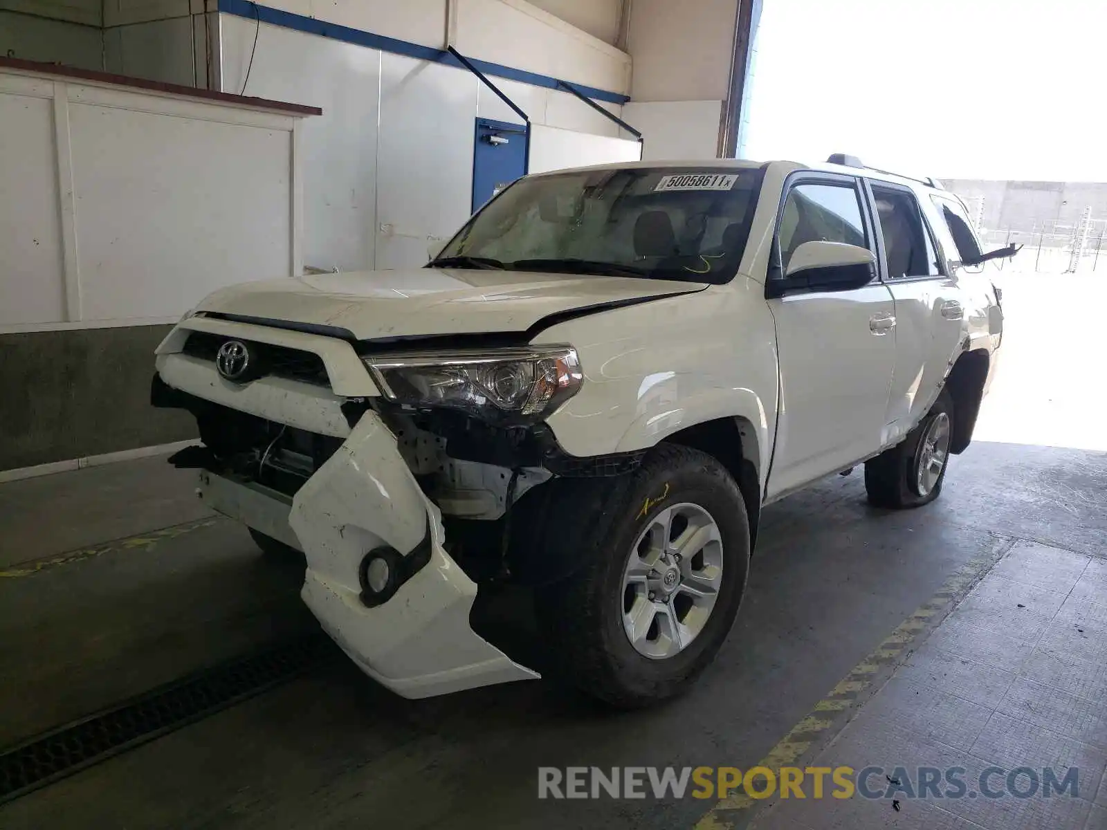 2 Фотография поврежденного автомобиля JTEBU5JRXK5619827 TOYOTA 4RUNNER 2019