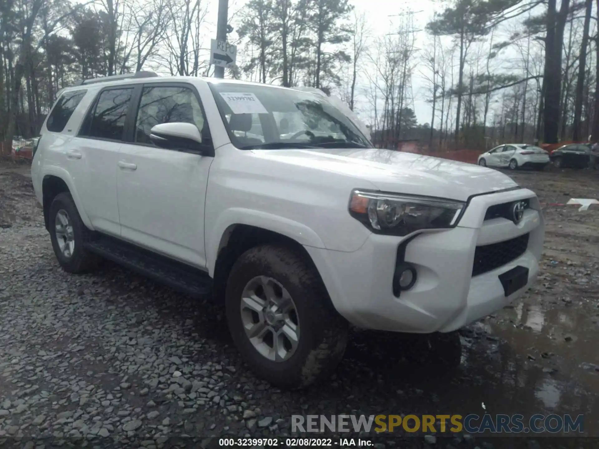 1 Фотография поврежденного автомобиля JTEBU5JRXK5624221 TOYOTA 4RUNNER 2019