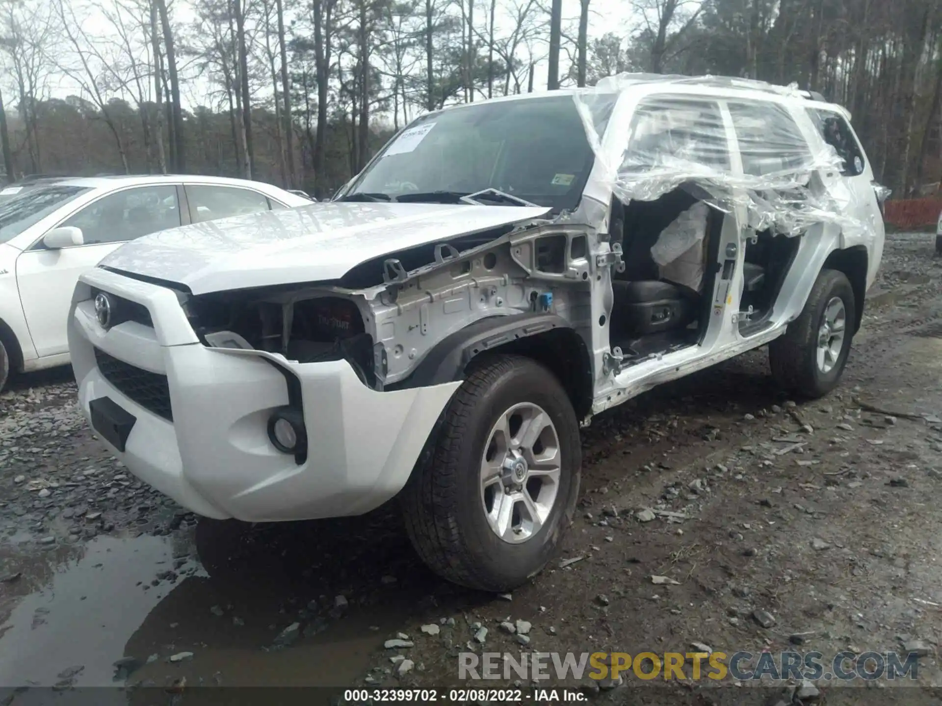 2 Photograph of a damaged car JTEBU5JRXK5624221 TOYOTA 4RUNNER 2019