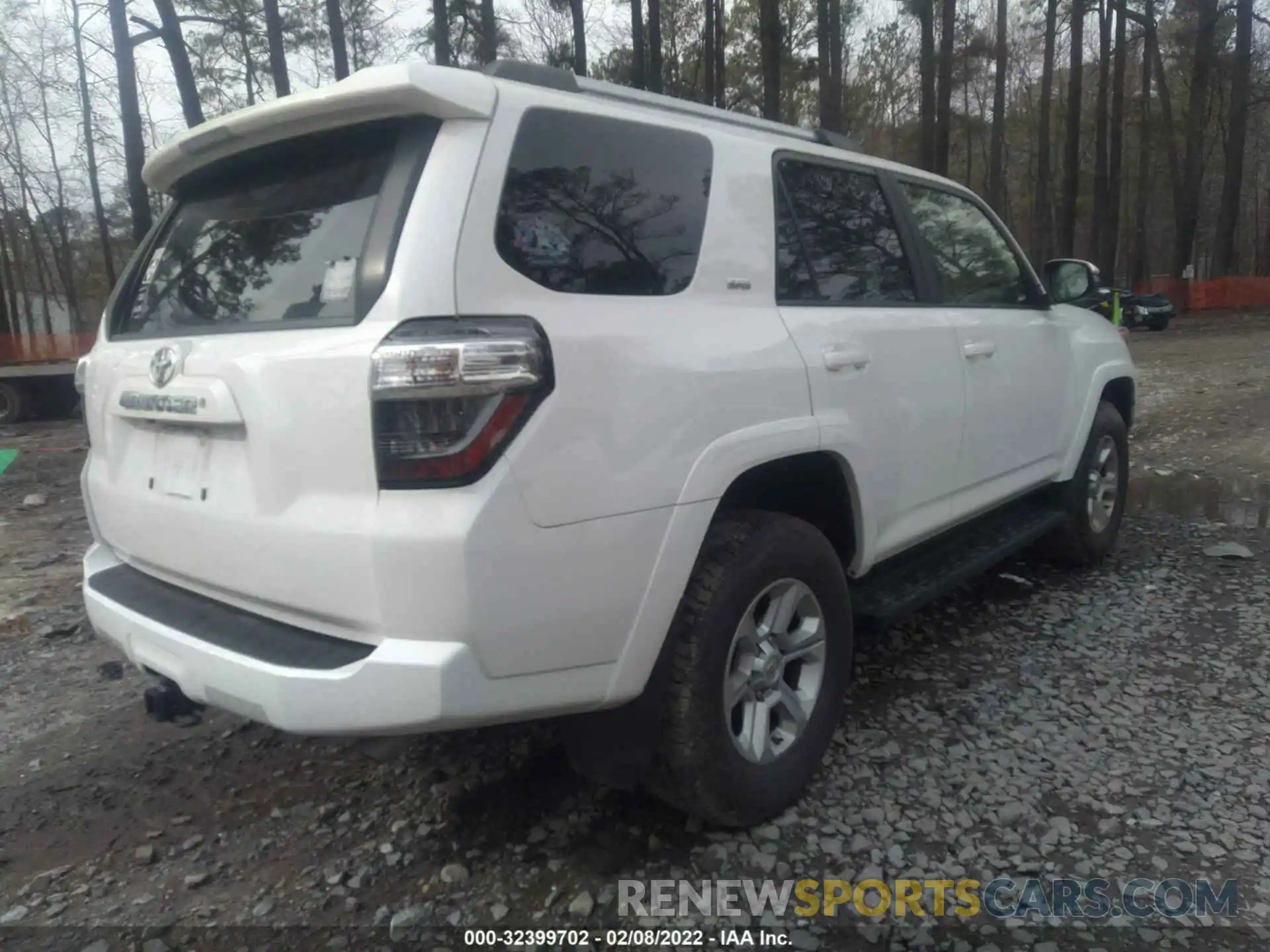 4 Фотография поврежденного автомобиля JTEBU5JRXK5624221 TOYOTA 4RUNNER 2019