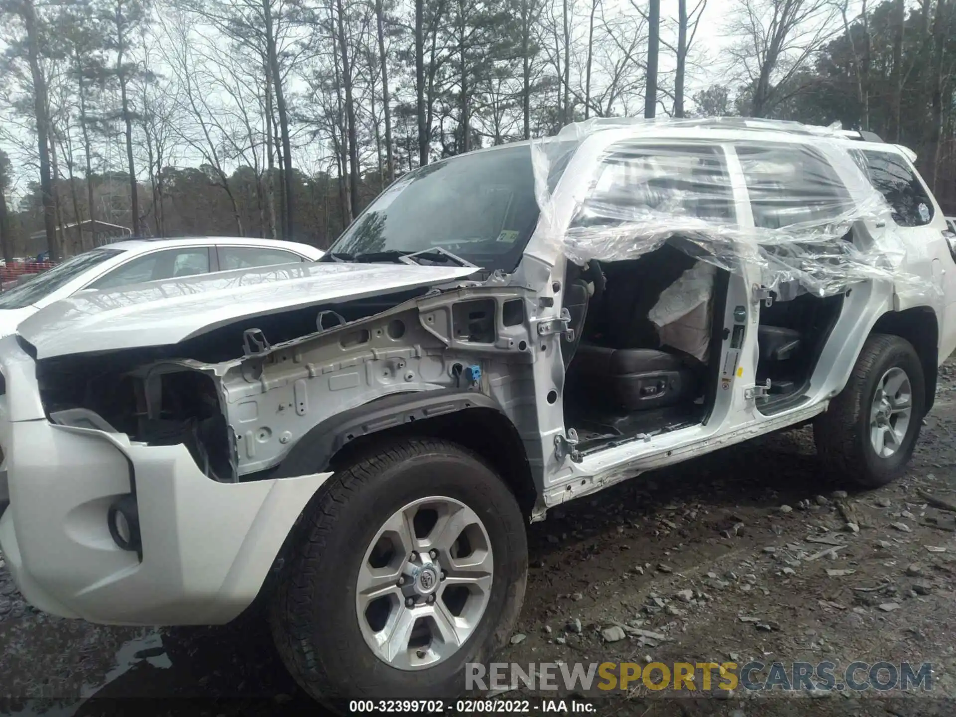 6 Photograph of a damaged car JTEBU5JRXK5624221 TOYOTA 4RUNNER 2019