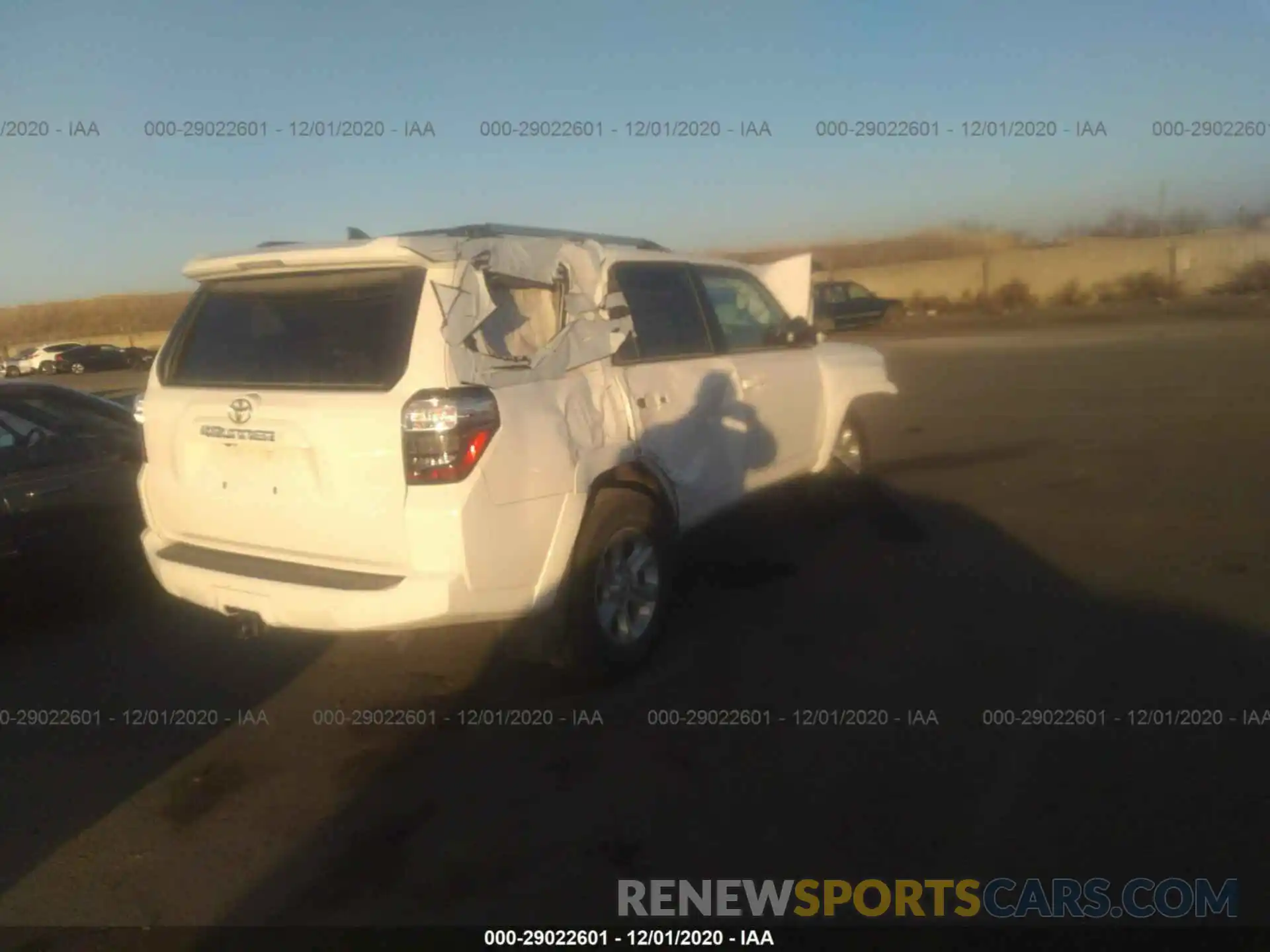 4 Photograph of a damaged car JTEBU5JRXK5626860 TOYOTA 4RUNNER 2019