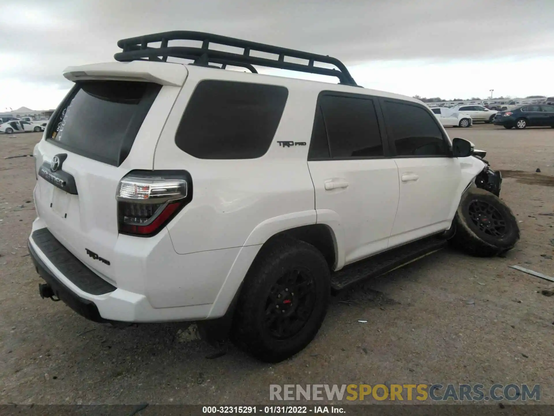 4 Фотография поврежденного автомобиля JTEBU5JRXK5627023 TOYOTA 4RUNNER 2019