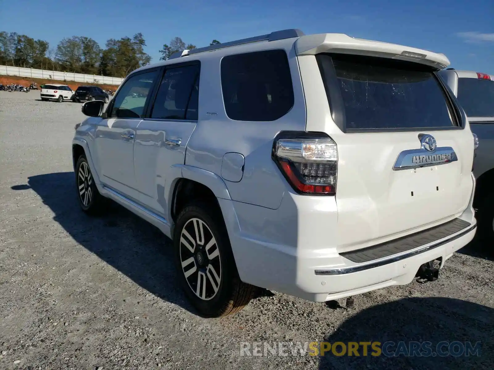 3 Фотография поврежденного автомобиля JTEBU5JRXK5631461 TOYOTA 4RUNNER 2019