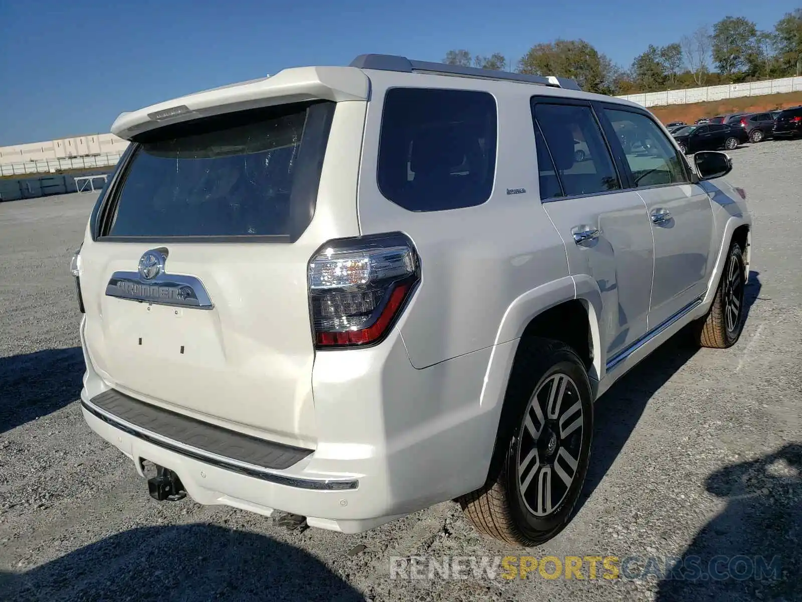 4 Фотография поврежденного автомобиля JTEBU5JRXK5631461 TOYOTA 4RUNNER 2019