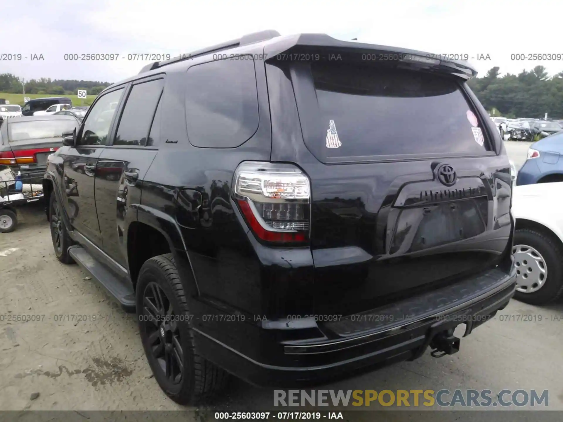 3 Фотография поврежденного автомобиля JTEBU5JRXK5632996 TOYOTA 4RUNNER 2019