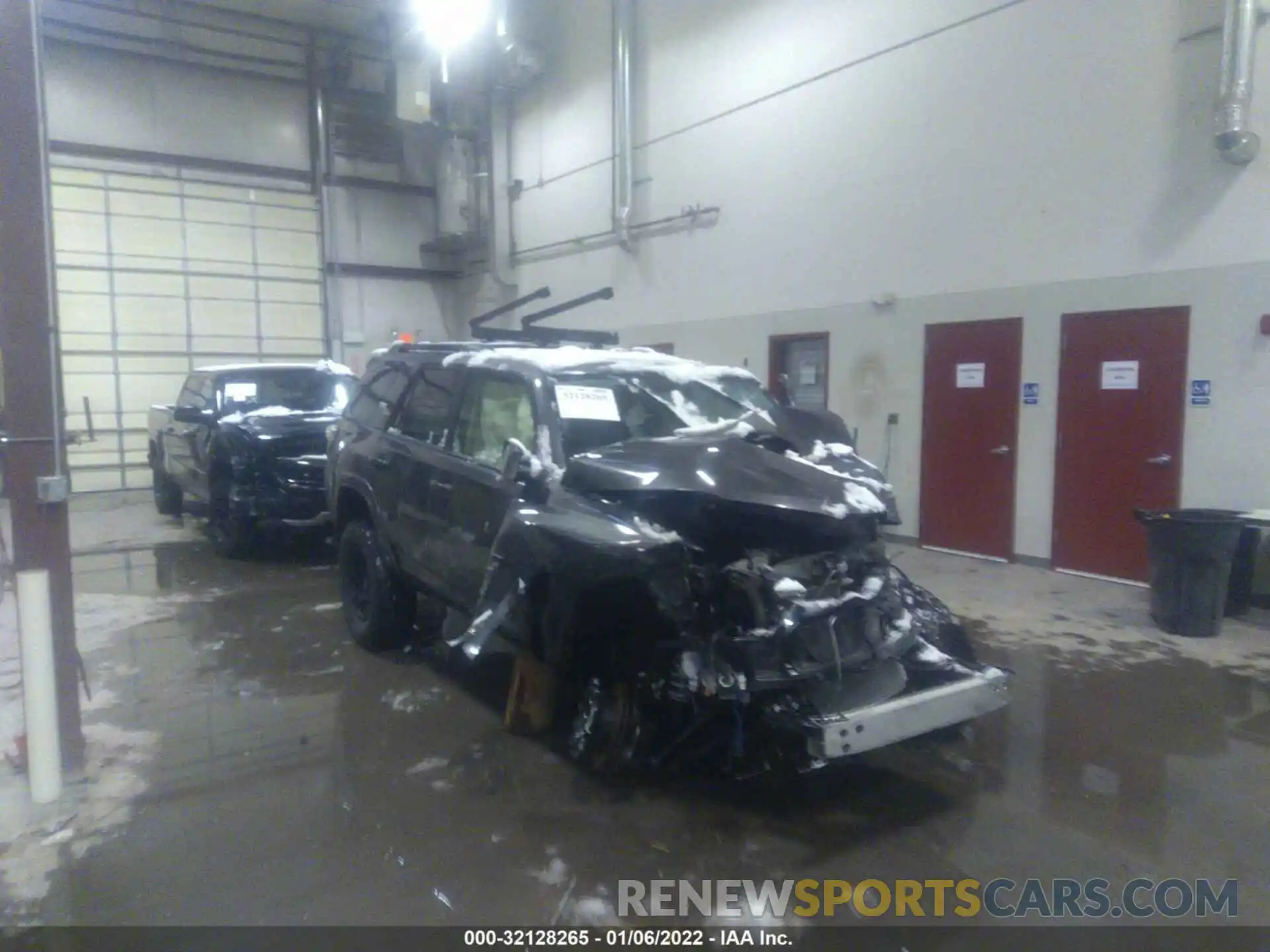 1 Photograph of a damaged car JTEBU5JRXK5633100 TOYOTA 4RUNNER 2019