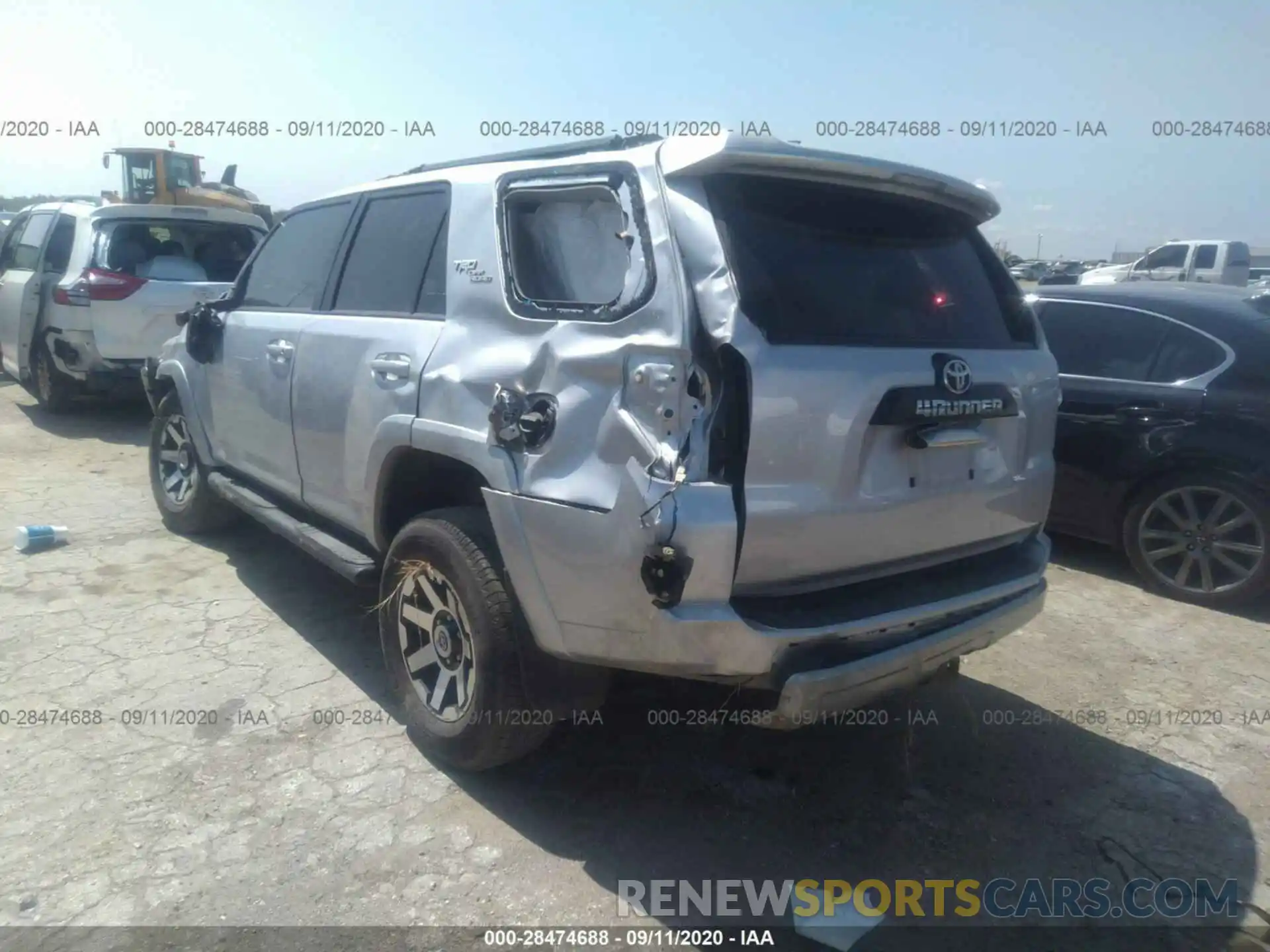 3 Фотография поврежденного автомобиля JTEBU5JRXK5638751 TOYOTA 4RUNNER 2019