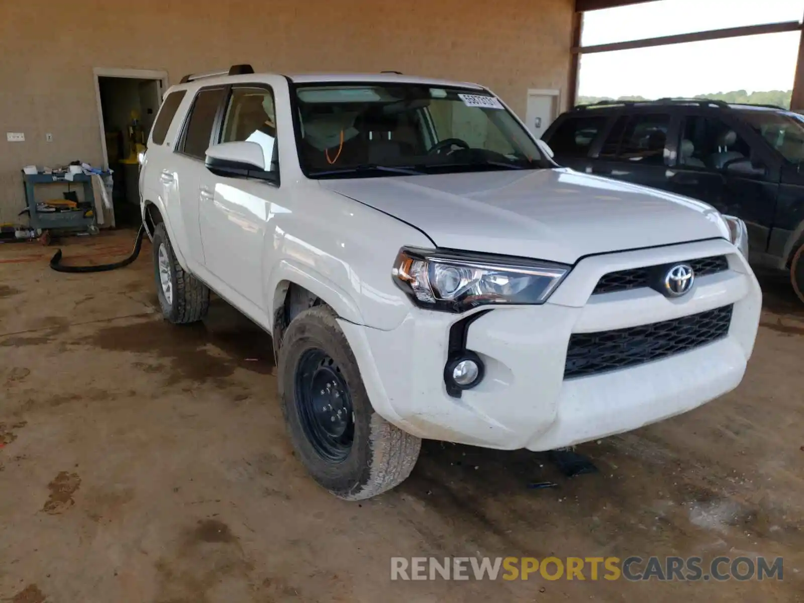 1 Фотография поврежденного автомобиля JTEBU5JRXK5639091 TOYOTA 4RUNNER 2019