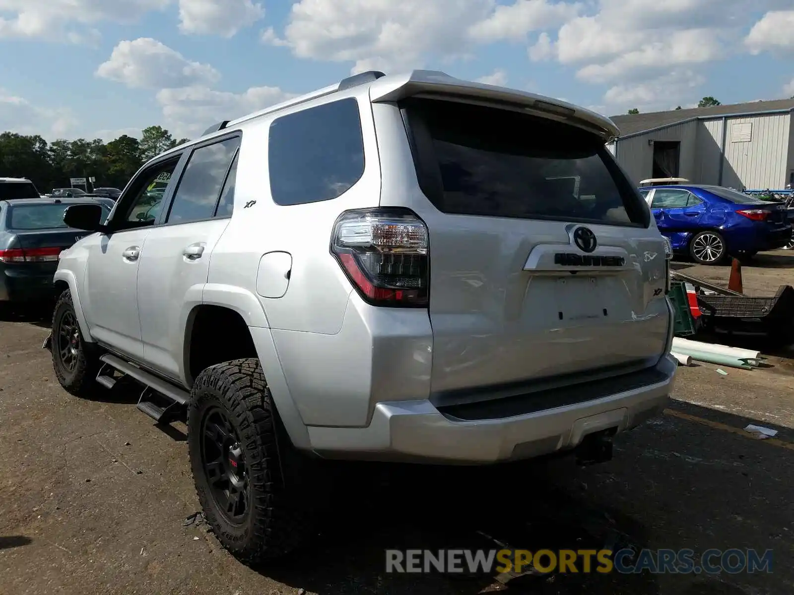 3 Фотография поврежденного автомобиля JTEBU5JRXK5640841 TOYOTA 4RUNNER 2019