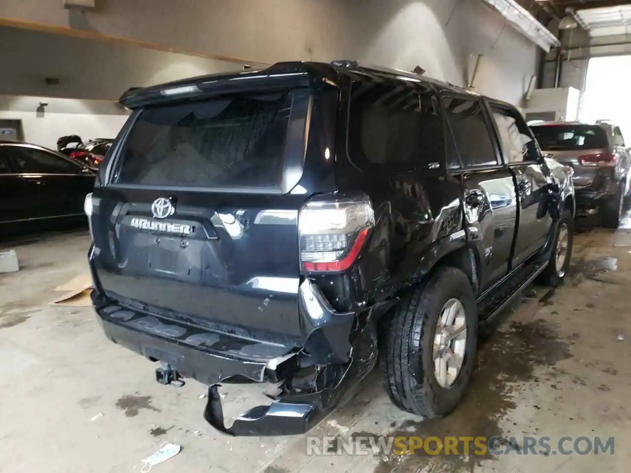 4 Фотография поврежденного автомобиля JTEBU5JRXK5642007 TOYOTA 4RUNNER 2019