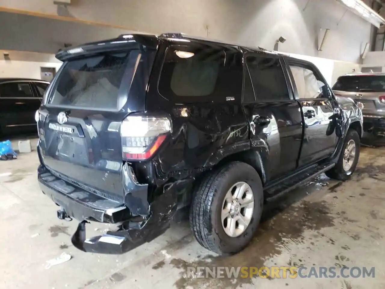 9 Photograph of a damaged car JTEBU5JRXK5642007 TOYOTA 4RUNNER 2019