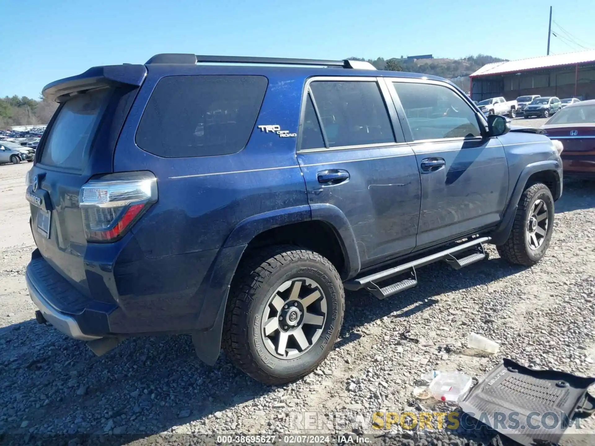 4 Фотография поврежденного автомобиля JTEBU5JRXK5645683 TOYOTA 4RUNNER 2019