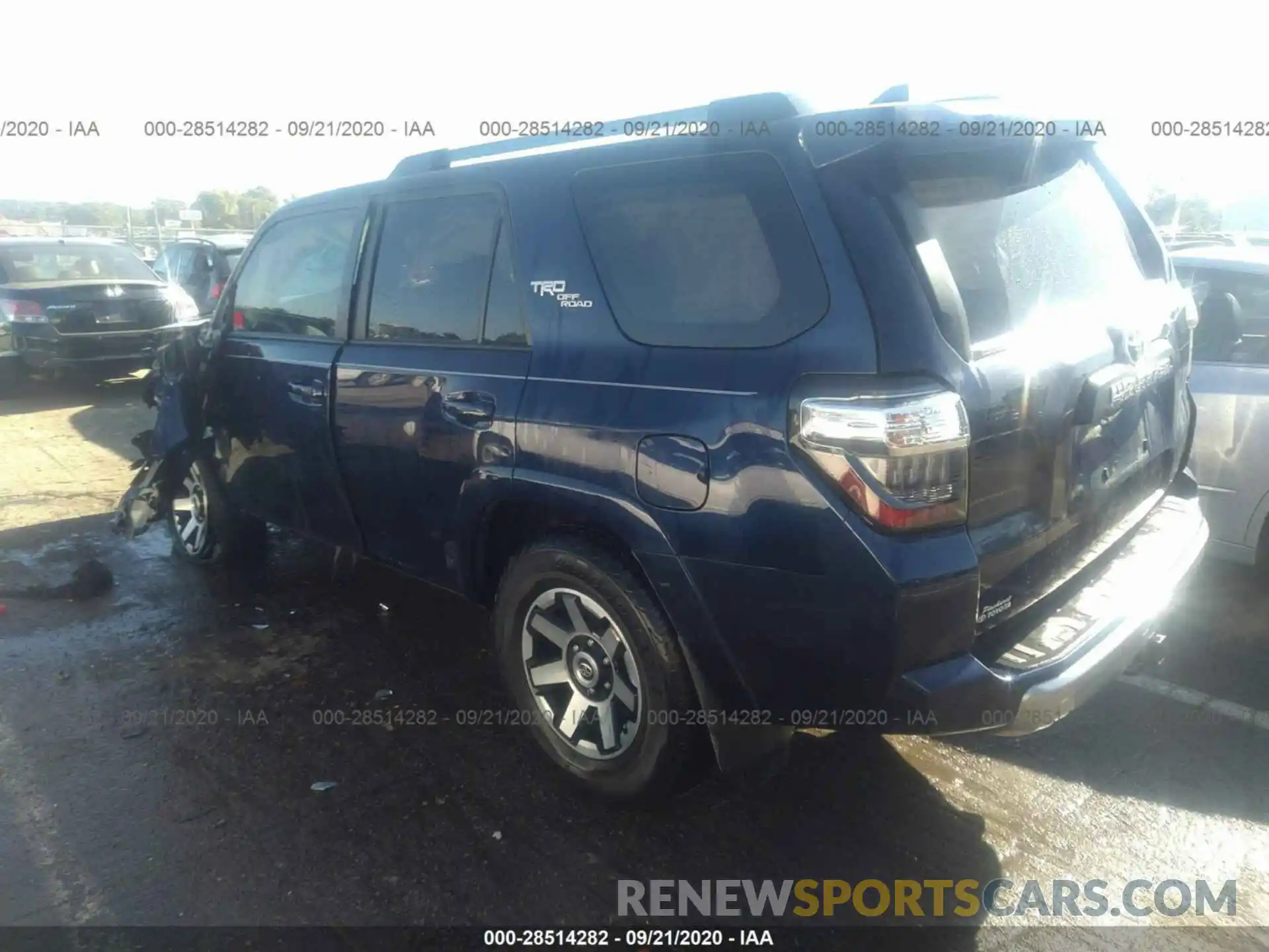 3 Фотография поврежденного автомобиля JTEBU5JRXK5646249 TOYOTA 4RUNNER 2019