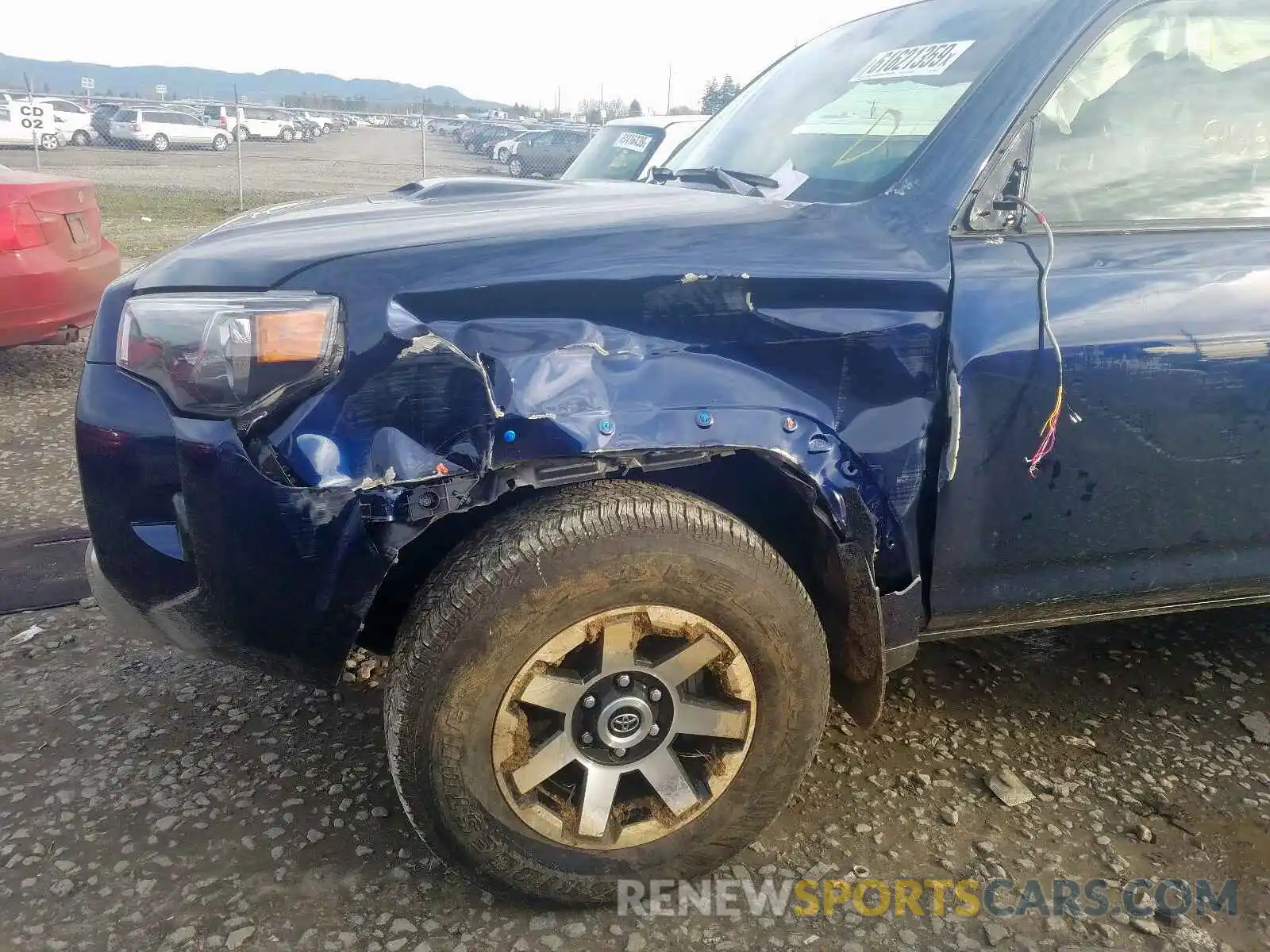 10 Photograph of a damaged car JTEBU5JRXK5646638 TOYOTA 4RUNNER 2019