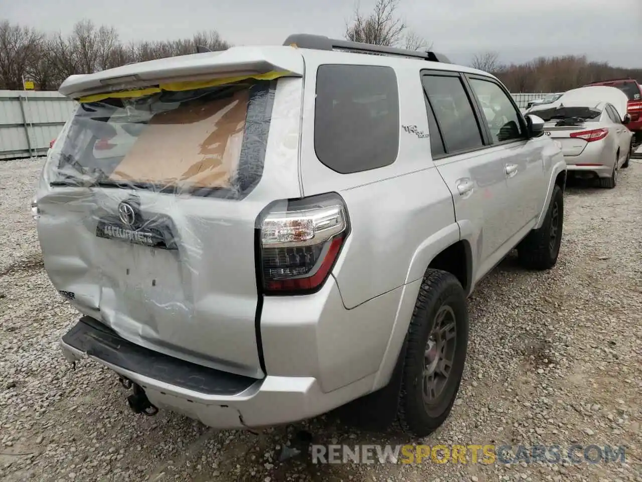 4 Фотография поврежденного автомобиля JTEBU5JRXK5649720 TOYOTA 4RUNNER 2019