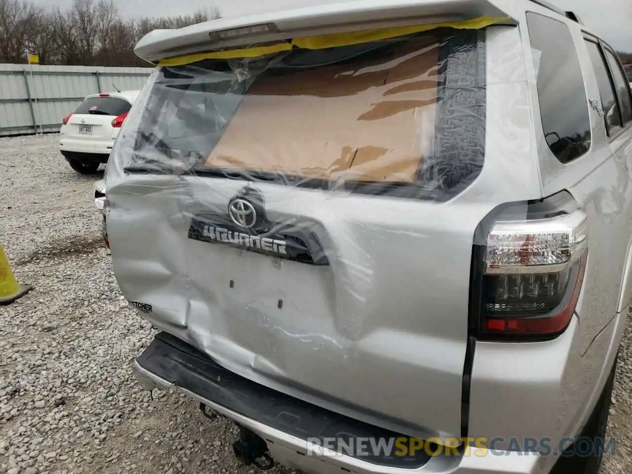 9 Фотография поврежденного автомобиля JTEBU5JRXK5649720 TOYOTA 4RUNNER 2019