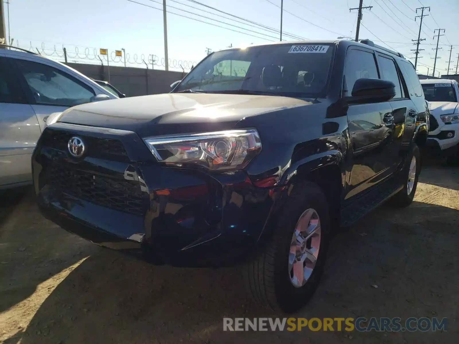 2 Фотография поврежденного автомобиля JTEBU5JRXK5653976 TOYOTA 4RUNNER 2019